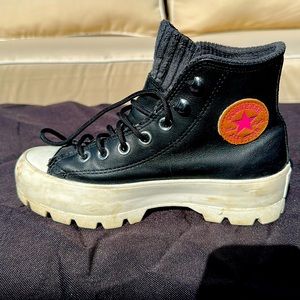 Converse Women’s Chuck Taylor All-Star Lugged women’s size 5 Gore-Tex Sneaker